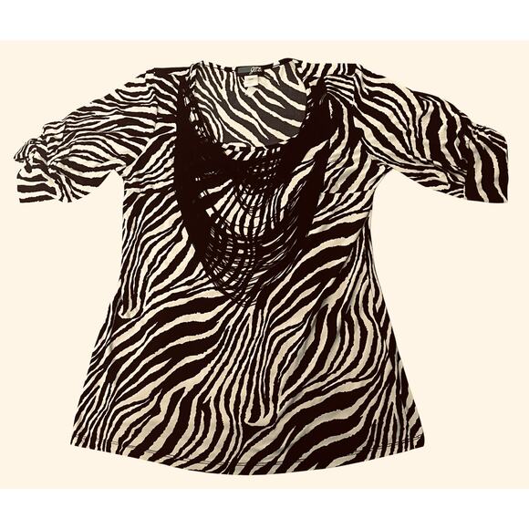 J.T.B. SHORT SLV PULL-OVER RND NECK FRINGE BLOUSE, WOMENS, L, BLACK & TAN ANIMAL - Picture 2 of 9